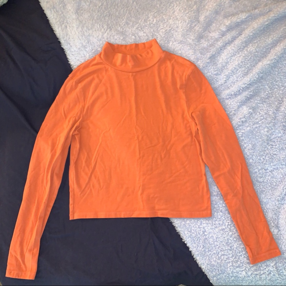 Cropped turtle neck NWOT